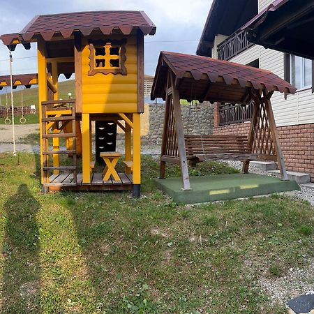 Bee House Поляниця Апартаменти Bukovel Bagian luar foto