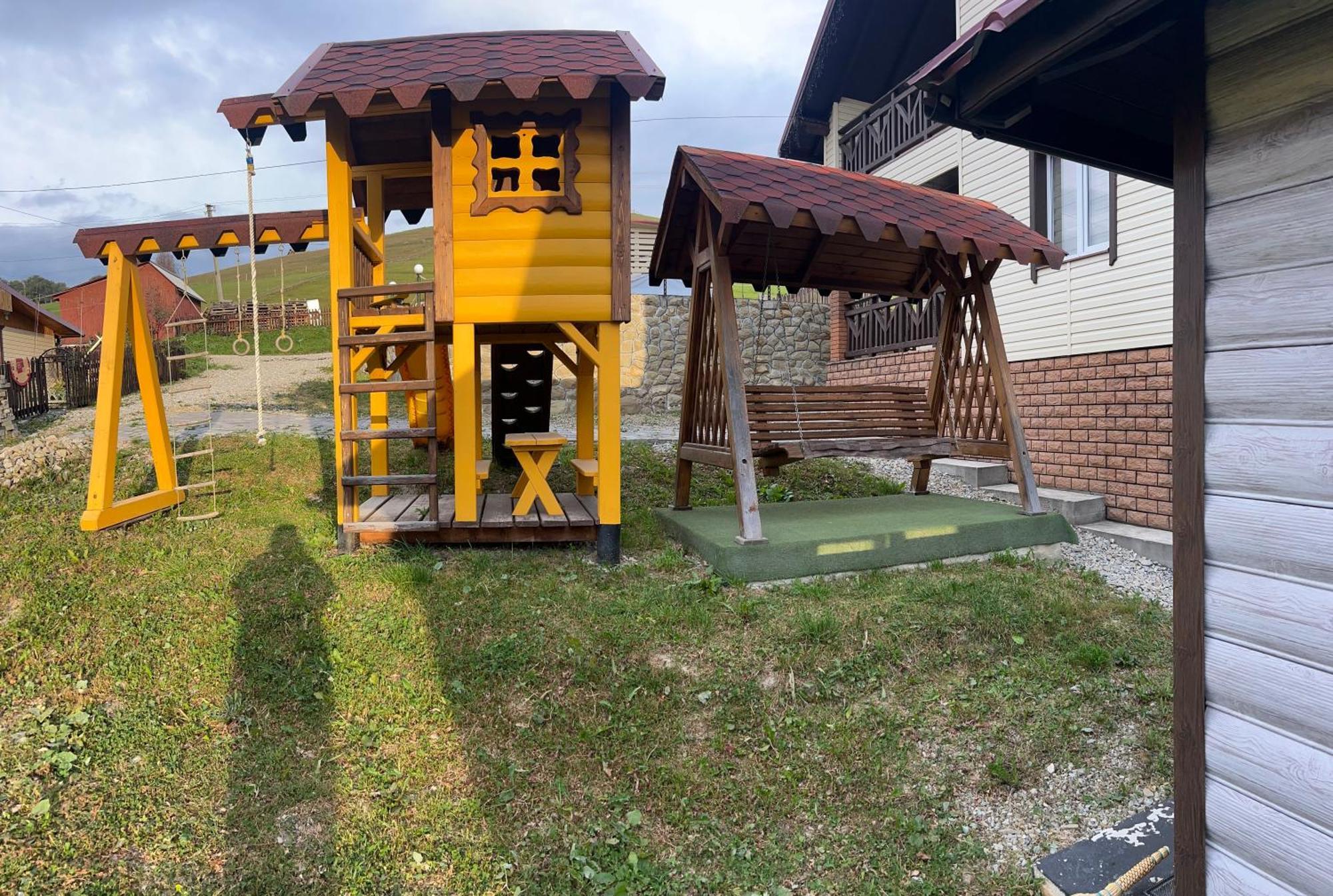 Bee House Поляниця Апартаменти Bukovel Bagian luar foto